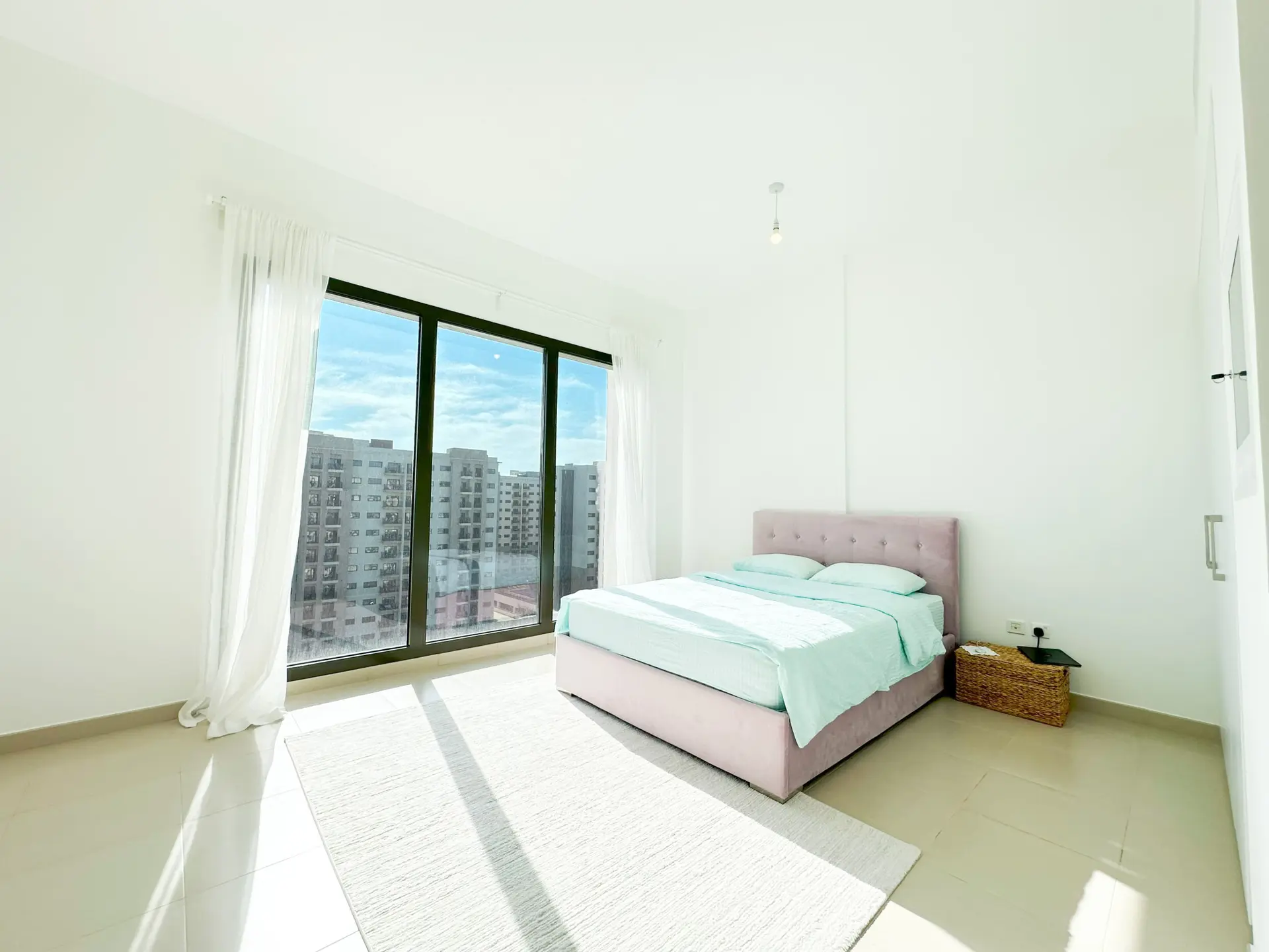57420-IMG_5315 Belle vue sur la piscine | Tout neuf | Classe affaires – Appartement Dubai (4/18)