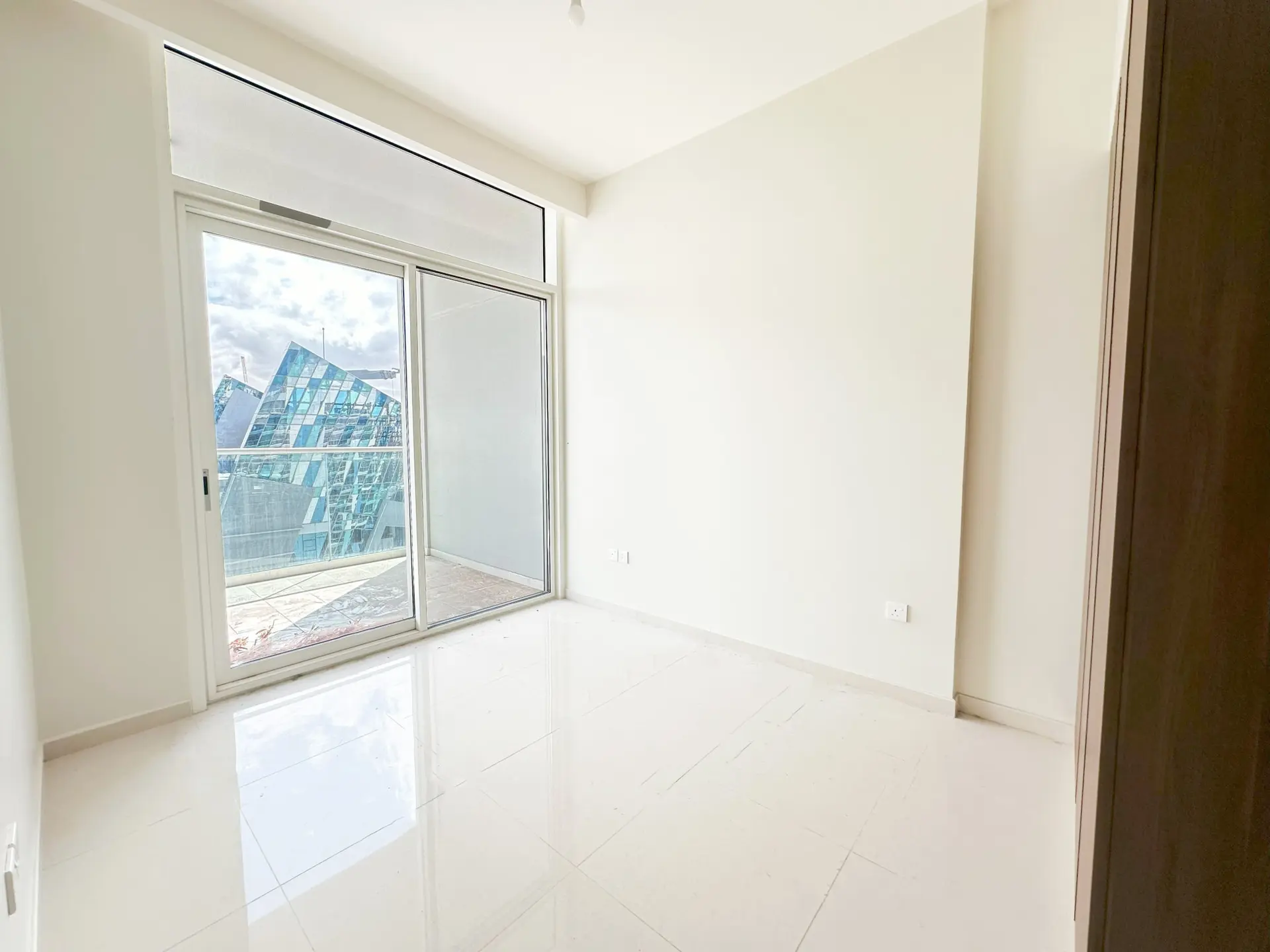 VUE LEVER DE SOLEIL + CANAL | GRAND BALCON | ÉTAGE ÉLEVÉ – Appartement Dubai (13/15)