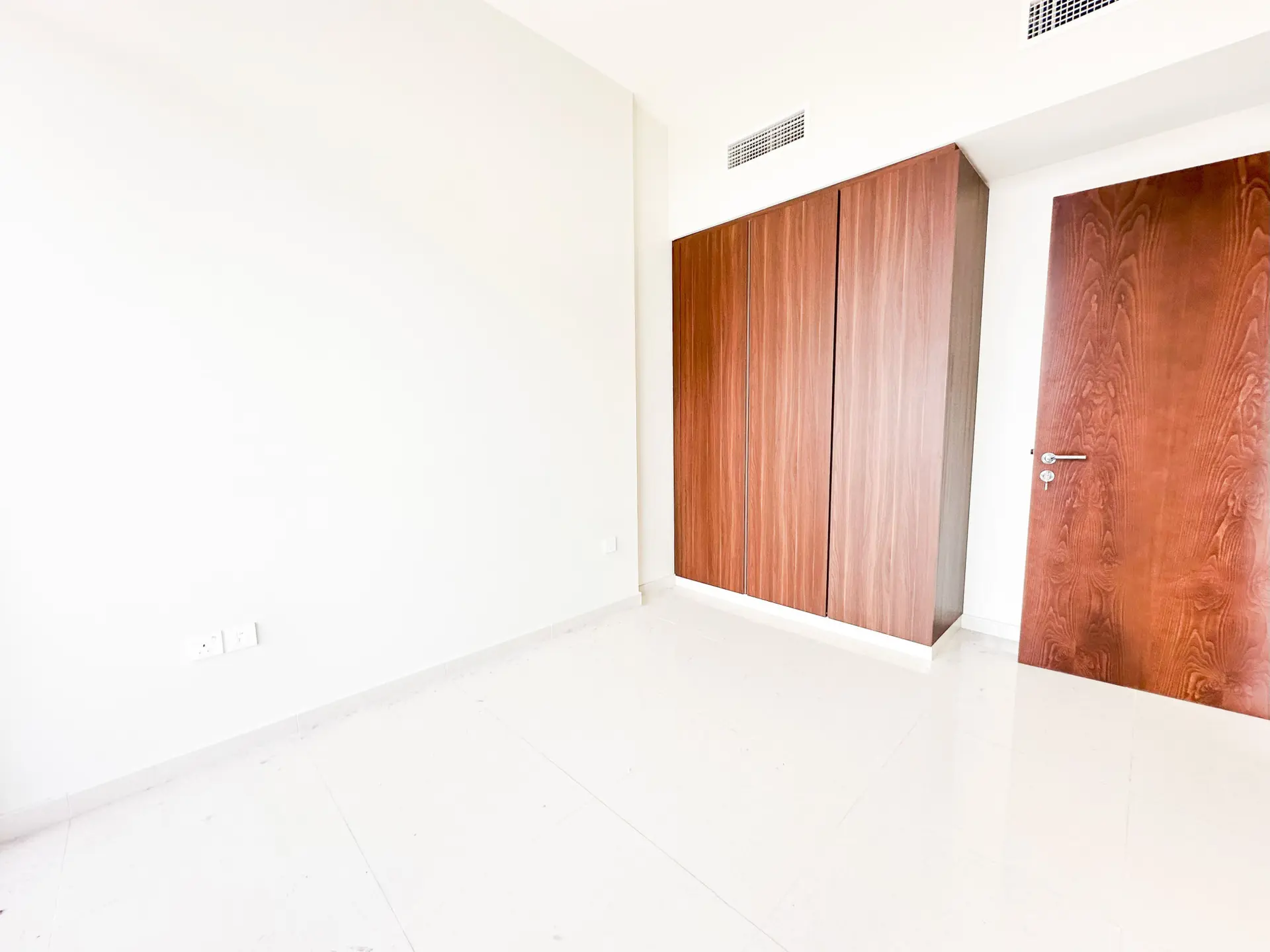 VUE LEVER DE SOLEIL + CANAL | GRAND BALCON | ÉTAGE ÉLEVÉ – Appartement Dubai (12/15)