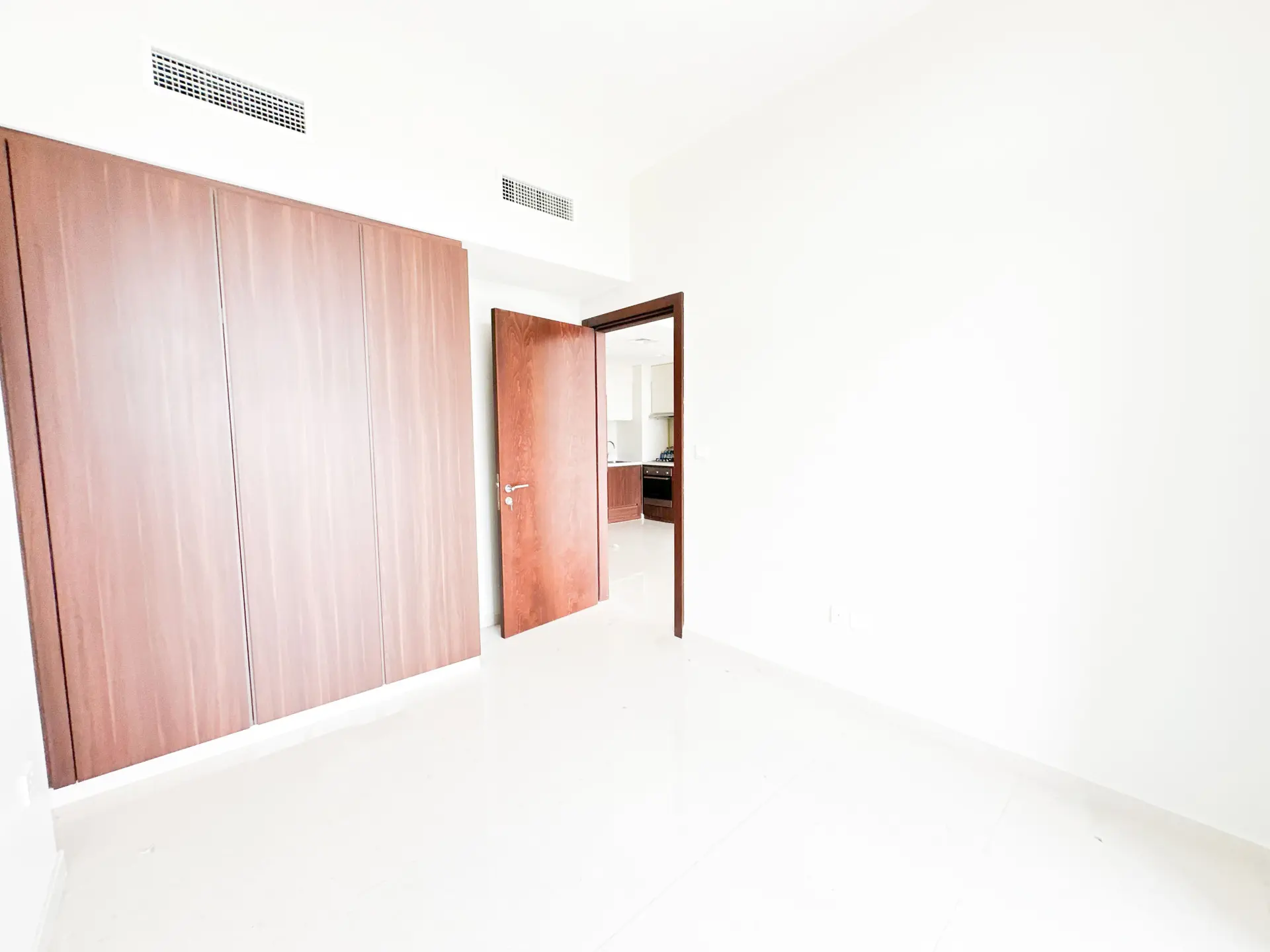 VUE LEVER DE SOLEIL + CANAL | GRAND BALCON | ÉTAGE ÉLEVÉ – Appartement Dubai (11/15)