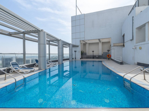 Studio rénové et entièrement meublé. Appartement 2 - Dubai Immobilier 67057 IMG 20240814 WA0015 - Immobilier Dubai
