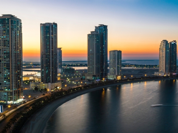 Guide Complet sur la Propriété Immobilière pour les Expatriés à Sharjah cover