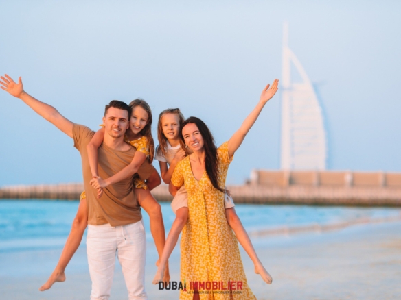 Vivre à Dubaï : Avantages et Inconvénients d’une Vie d’Expatrié dans cette Mégapole Cosmopolite cover