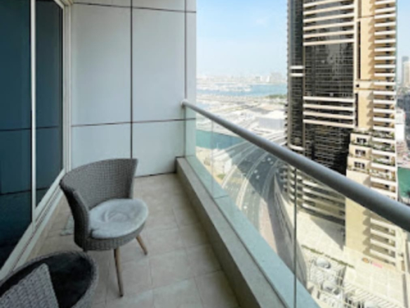 Entièrement meublé | Vue sur la Palm et la Marina Appartement Dubai 4 - Dubai Immobilier 70457 image 800x600 2 - Immobilier Dubai
