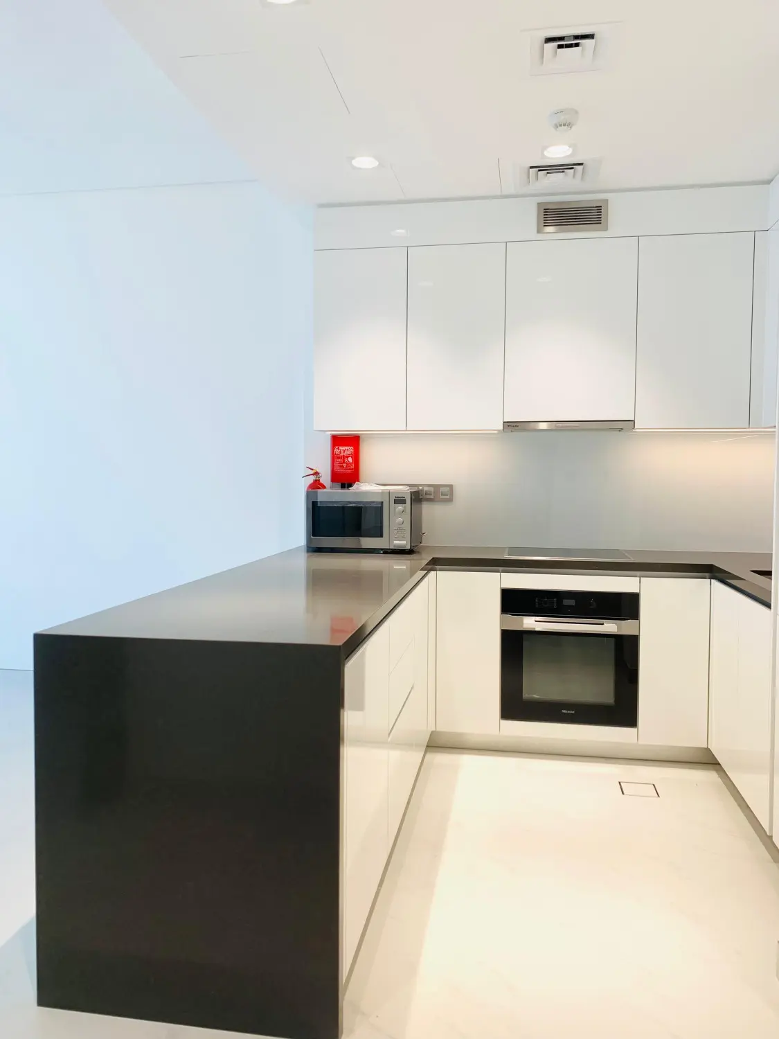 Finitions haut de gamme | Emplacement privilégié | Vue sur le lagon – Appartement Dubai (5/14)