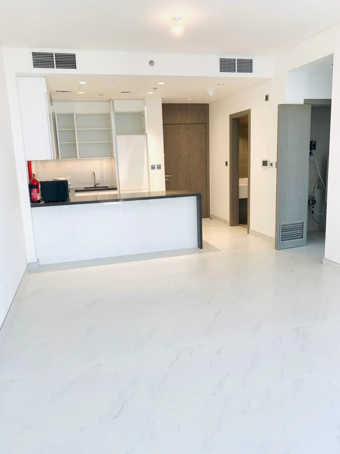 Finitions haut de gamme | Emplacement privilégié | Vue sur le lagon – Appartement Dubai (4/14)