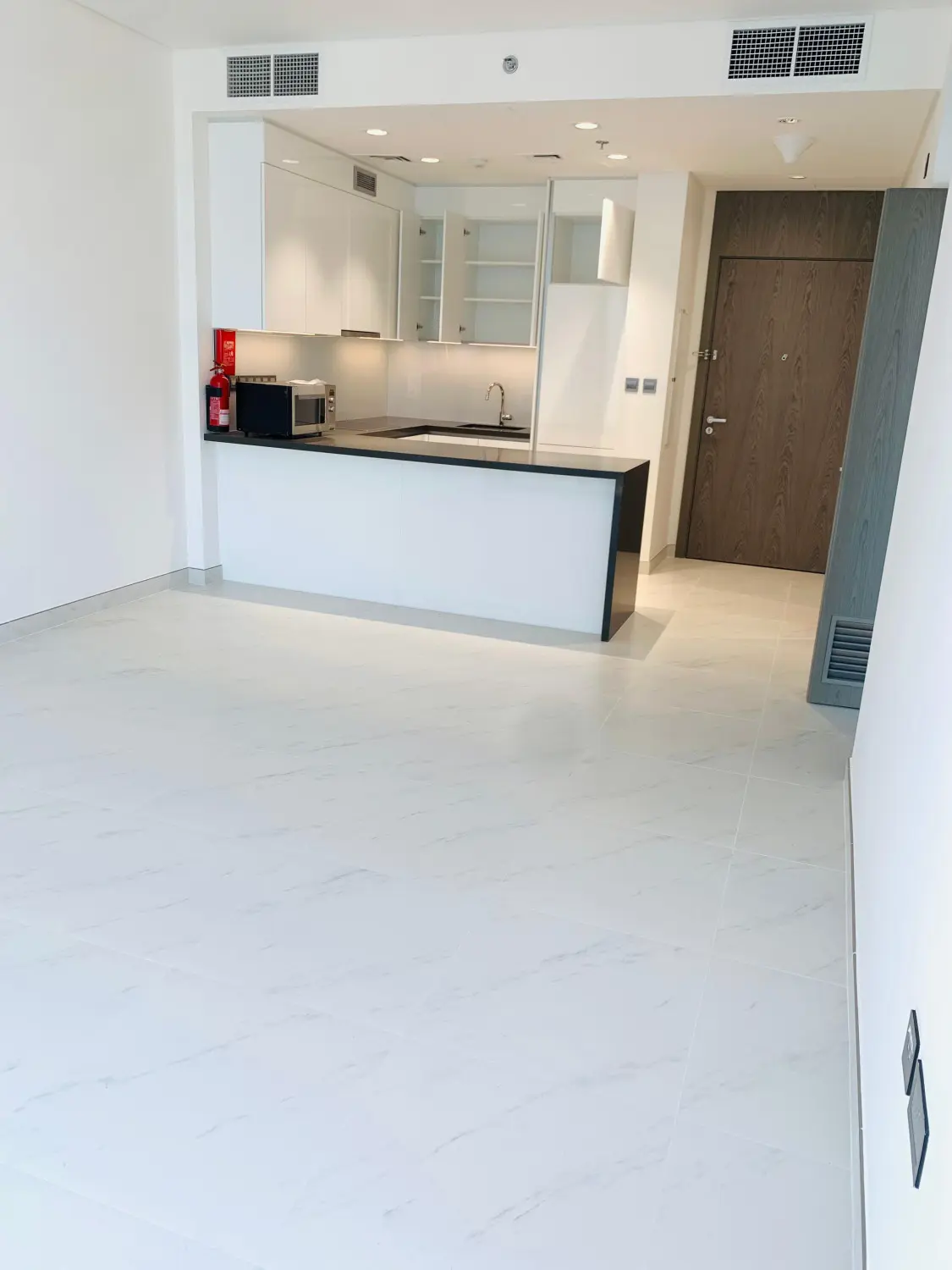 Finitions haut de gamme | Emplacement privilégié | Vue sur le lagon – Appartement Dubai (2/14)