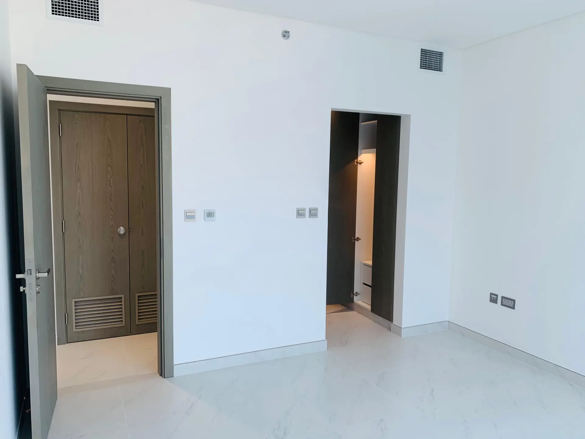 Finitions haut de gamme | Emplacement privilégié | Vue sur le lagon – Appartement Dubai (9/14)
