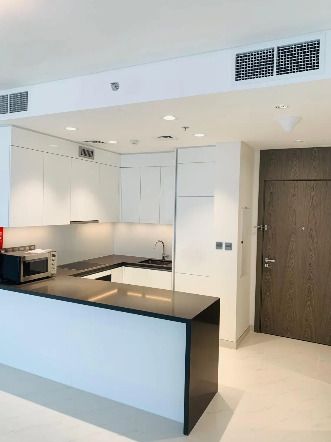 Finitions haut de gamme | Emplacement privilégié | Vue sur le lagon – Appartement Dubai (6/14)