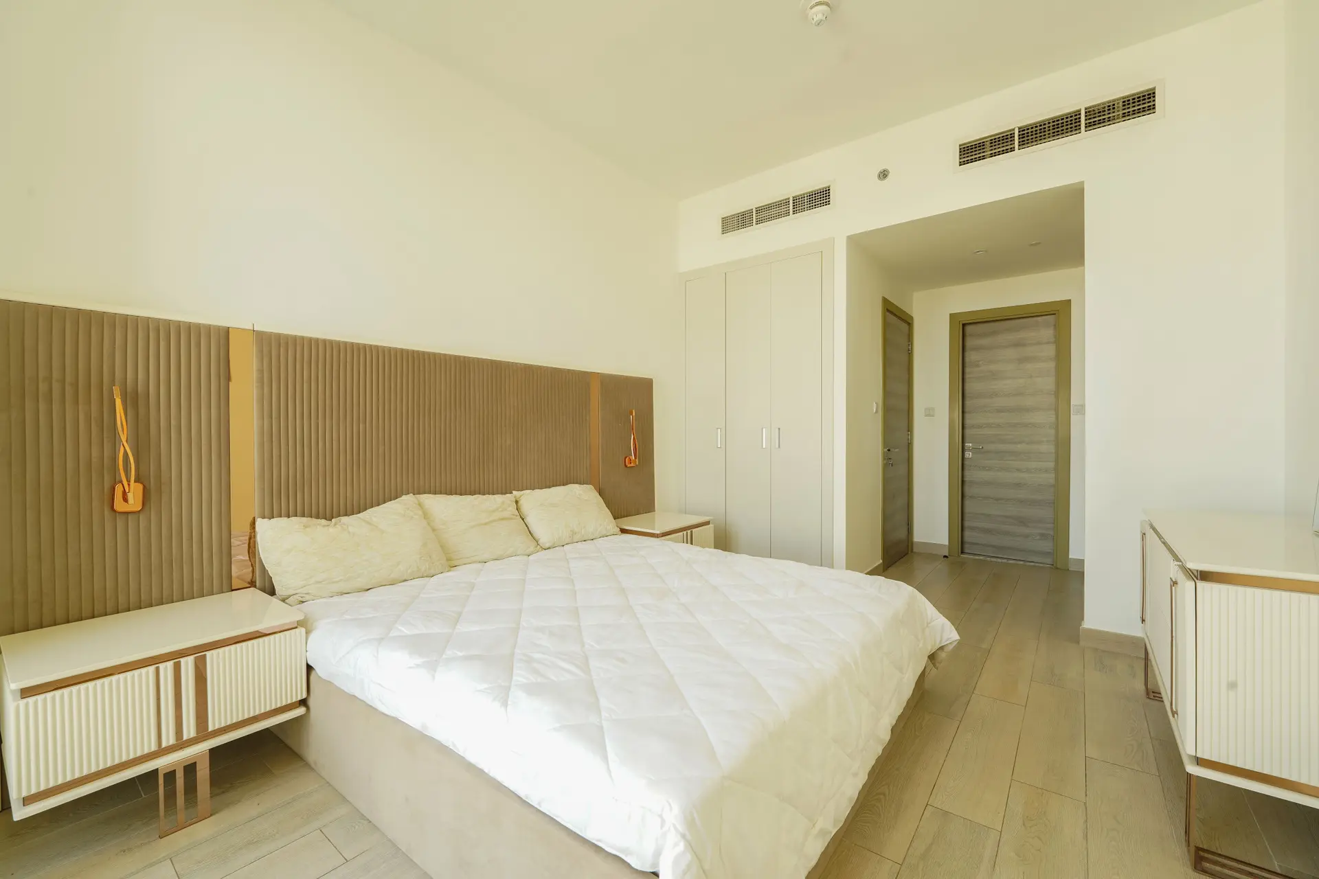 ÉTAGE ÉLEVÉ | VUE SUR LA SKYLINE | ENTIÈREMENT MEUBLÉ – Appartement Dubai (7/9)