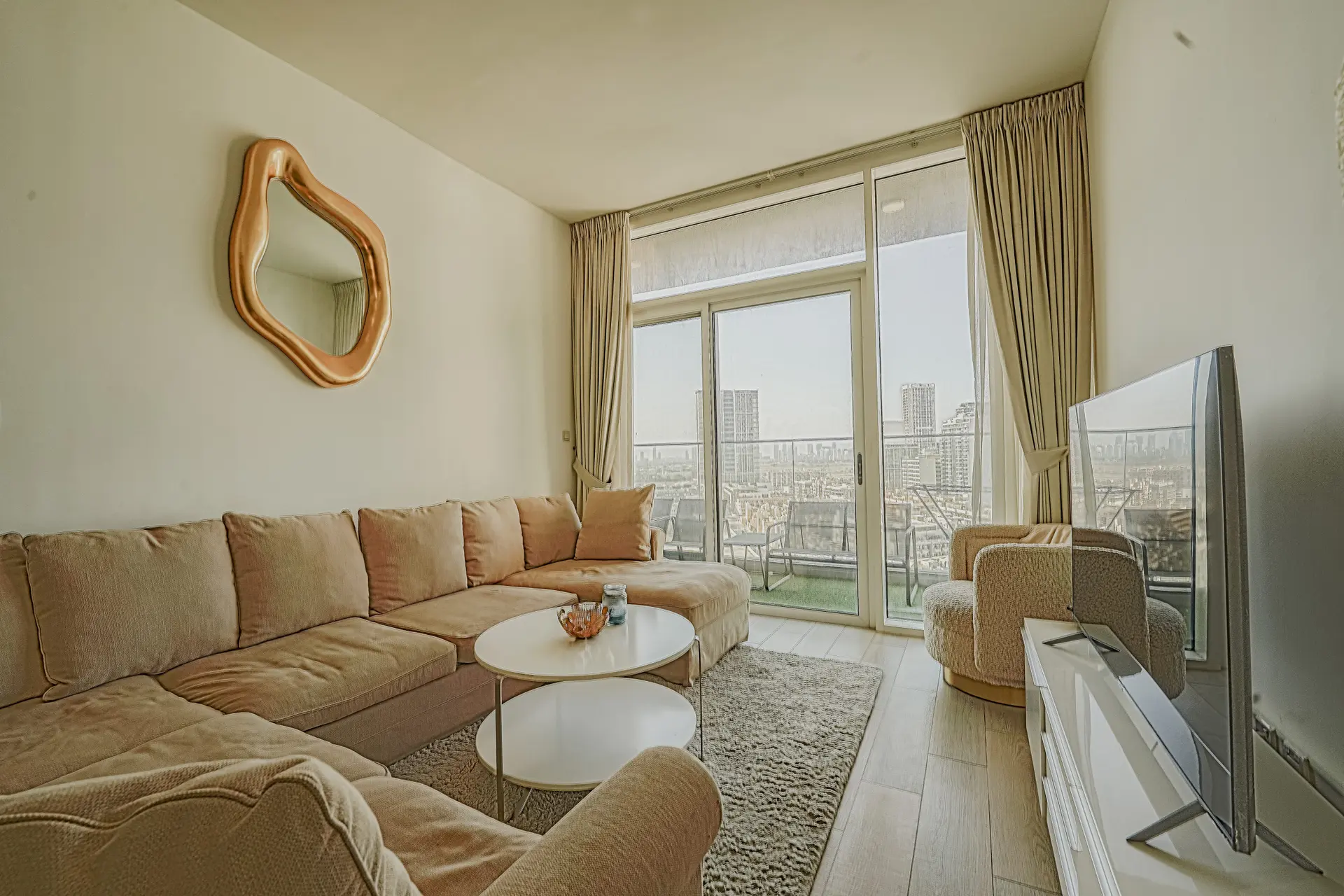 ÉTAGE ÉLEVÉ | VUE SUR LA SKYLINE | ENTIÈREMENT MEUBLÉ – Appartement Dubai (1/9)