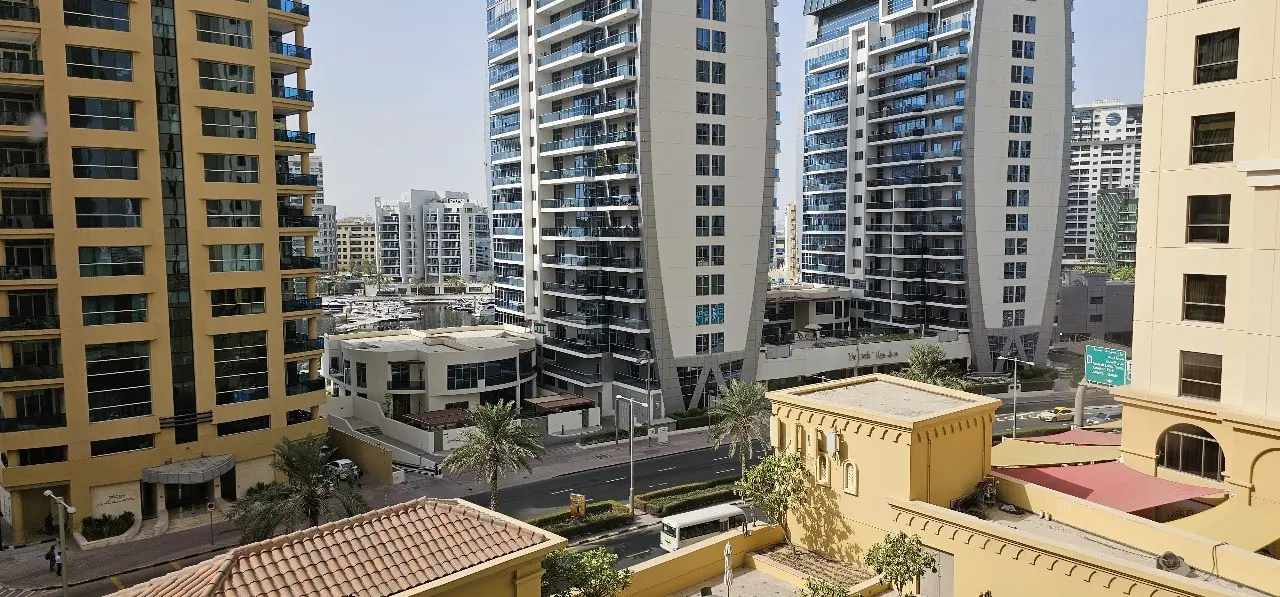 71754-IMG-20241025-WA0017 Libre | Rénové | 3 Chambres | Proche de la plage – Appartement Dubai (14/16)
