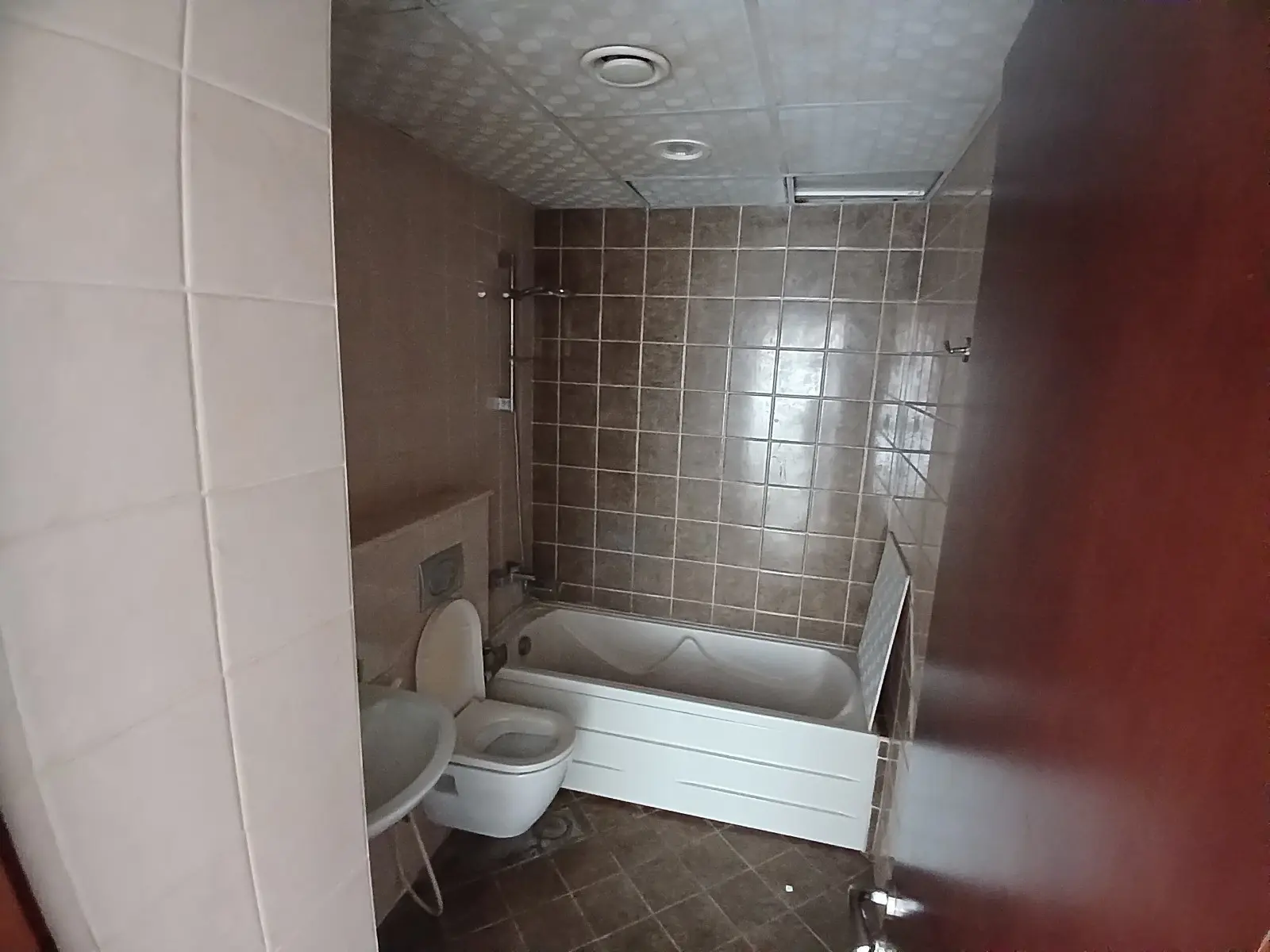 75739-WhatsApp-Image-2024-11-08-at-2.55.06-PM-16 Disponible | Vue imprenable sur la ville | 1 Chambre | Vue sur la piscine – Appartement Dubai (15/17)