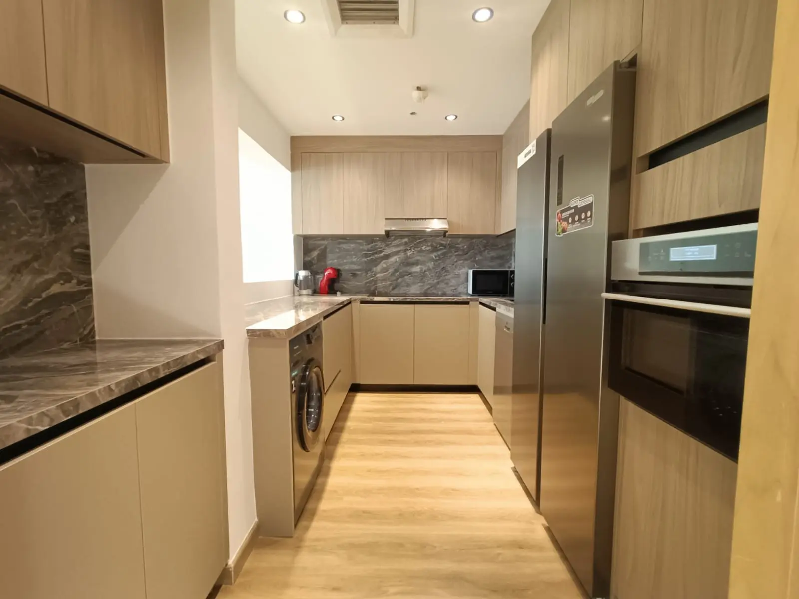 79906-IMG-20241205-WA0012 ENTIÈREMENT RÉNOVÉ | ENTIEREMENT MEUBLÉ | LIBRE – Appartement Dubai (4/17)