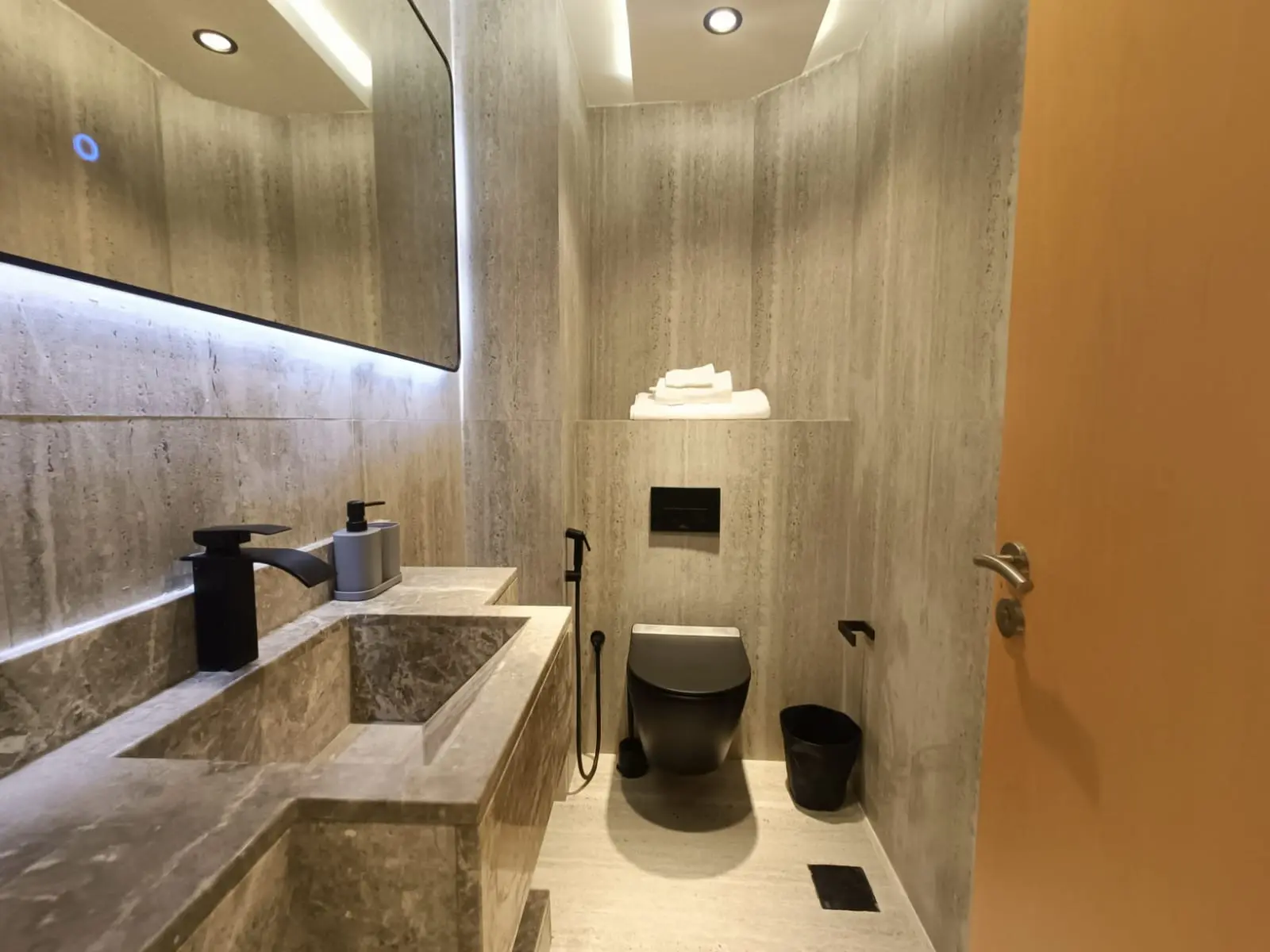 79909-IMG-20241205-WA0020 ENTIÈREMENT RÉNOVÉ | ENTIEREMENT MEUBLÉ | LIBRE – Appartement Dubai (13/17)
