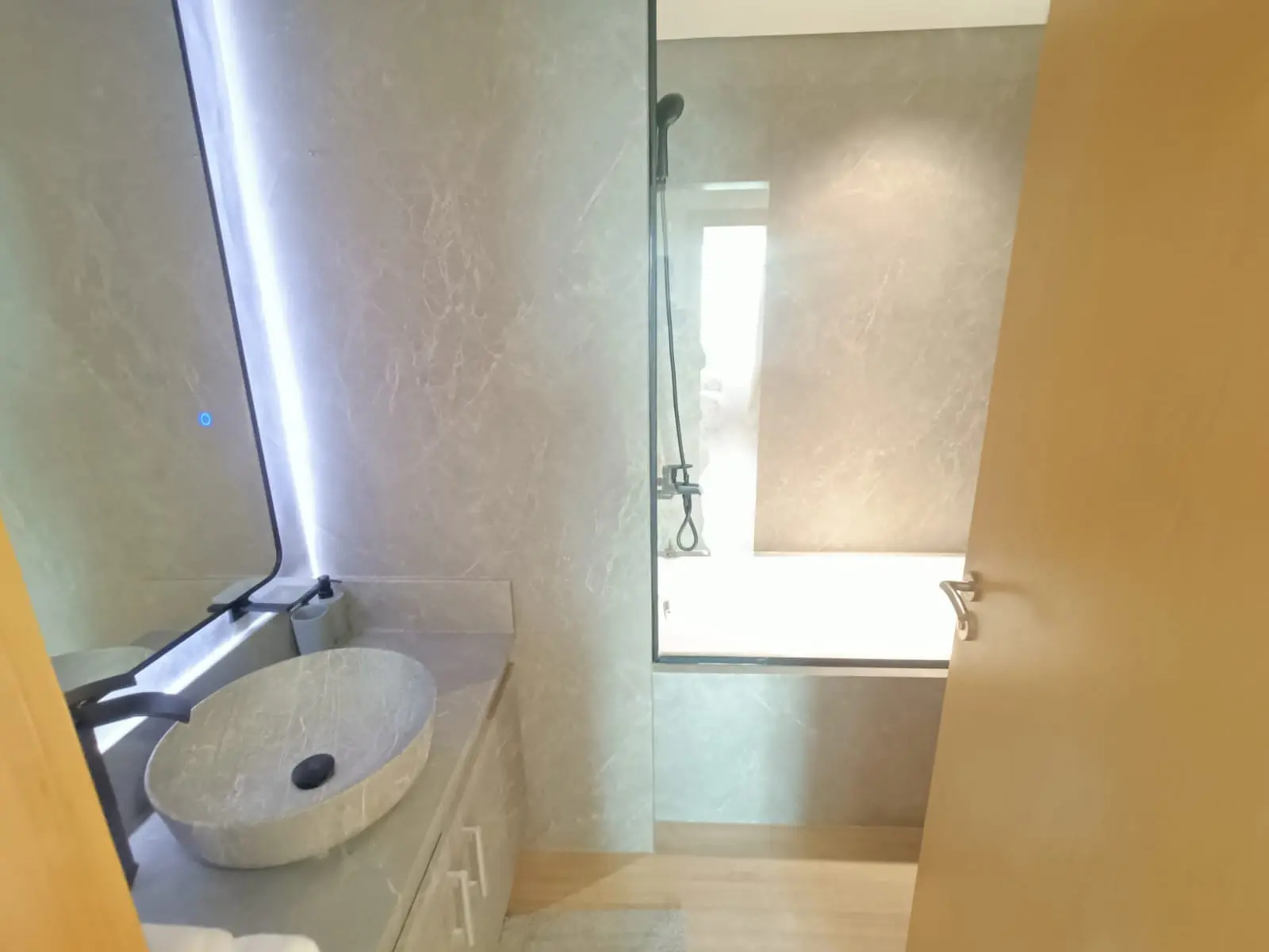 79912-IMG-20241205-WA0026 ENTIÈREMENT RÉNOVÉ | ENTIEREMENT MEUBLÉ | LIBRE – Appartement Dubai (16/17)