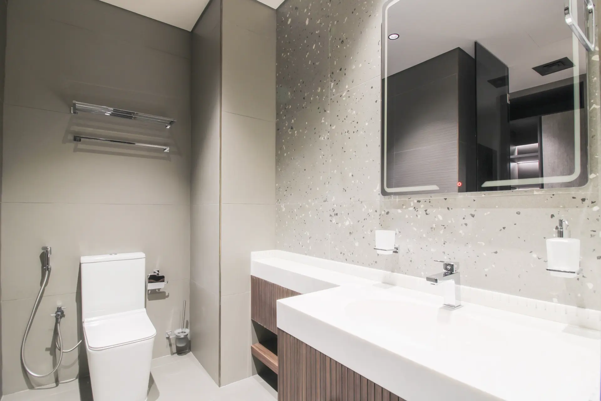 VIVRE AU BORD DU LAC | ÉTAGE ÉLEVÉ | MEUBLÉ – Appartement Dubai (12/17)