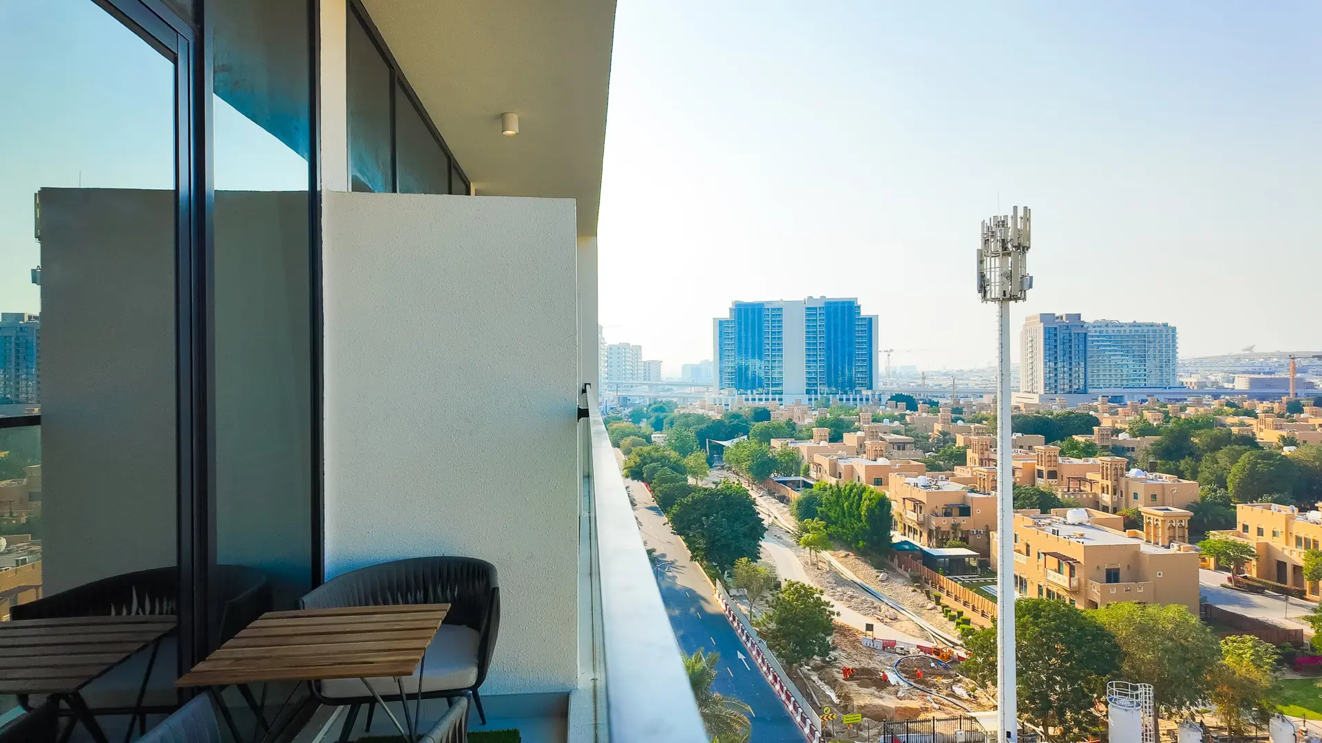 85466-DJI_20250130161741_0376_D-min MEILLEUR AGENCEMENT | MEUBLÉ ET VOT | VUE COMMUNAUTAIRE – Appartement Dubai (18/30)
