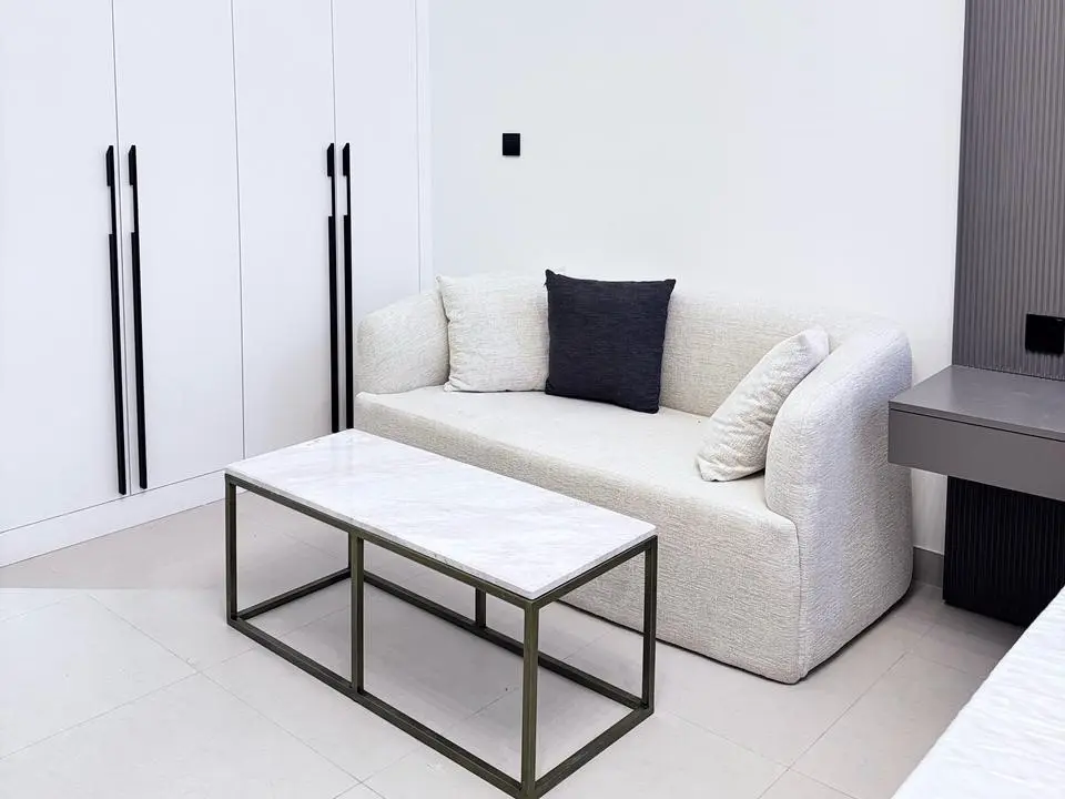 86575-IMG-20250222-WA0047 STUDIO MÉTICULEUSEMENT CONÇU | ÉTAGE ÉLEVÉ | MEUBLÉ – Appartement Dubai (5/21)