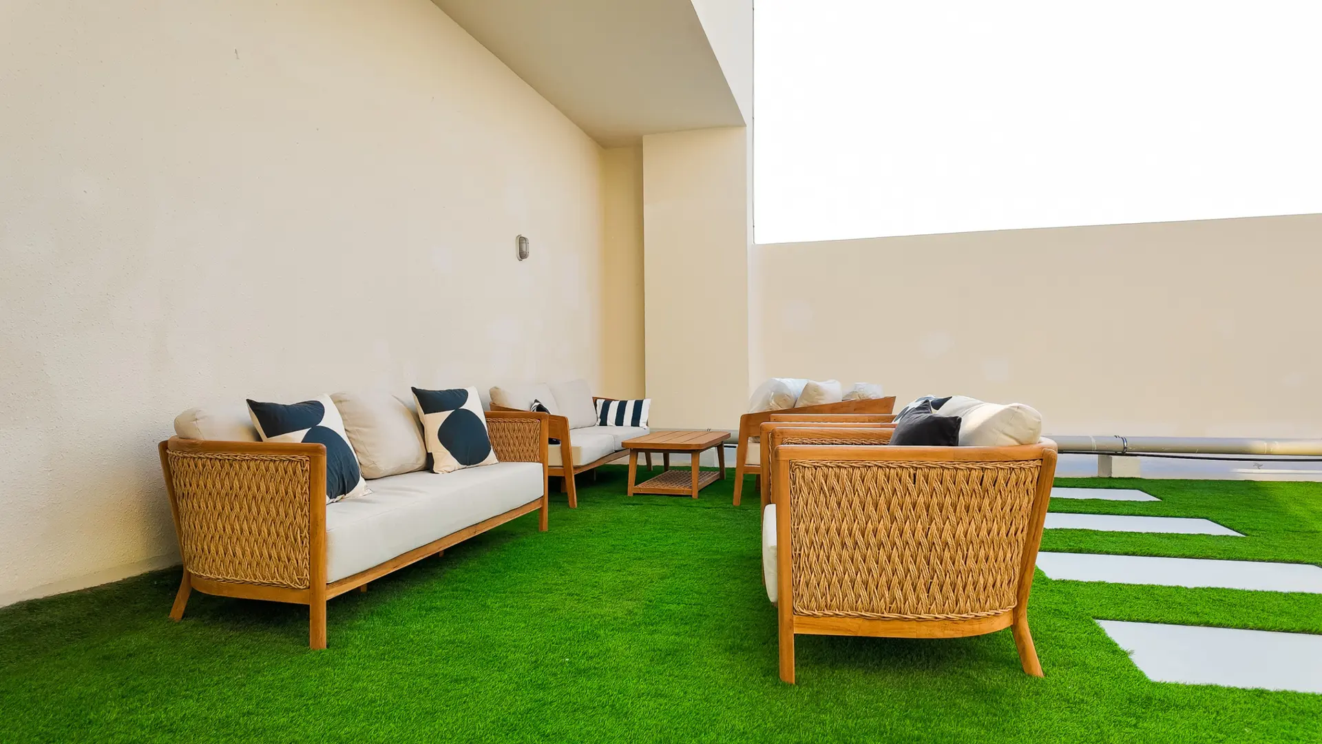 VUE SUR LA PISCINE | NEUF | NON MEUBLÉ – Appartement Dubai (8/12)