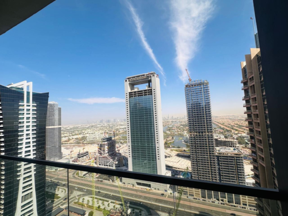 VUE SUR JUMEIRAH ISLANDS / ÉTAGE ÉLEVÉ / PREMIÈRE LOCATION Appartement Dubai 12 - Dubai Immobilier 89163 WhatsApp Image 2025 04 07 at 17.20.00 - Immobilier Dubai