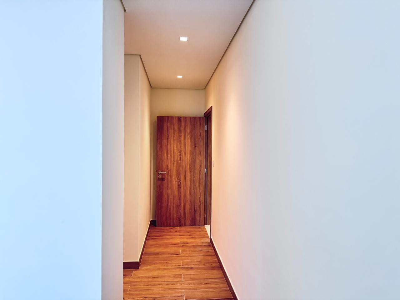 90086-Hallway-3