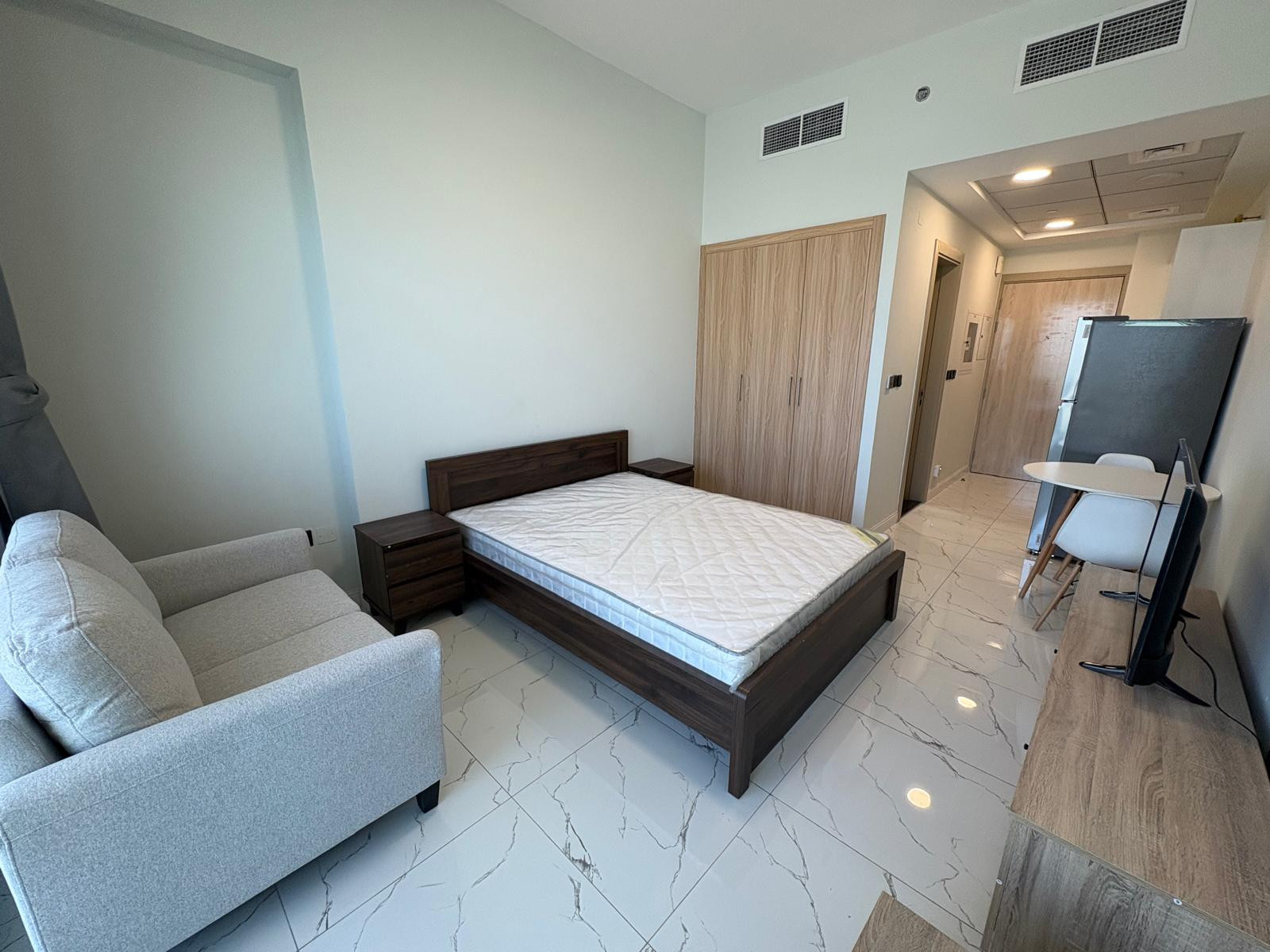 90937-WhatsApp-Image-2025-05-02-at-16.06.49-1