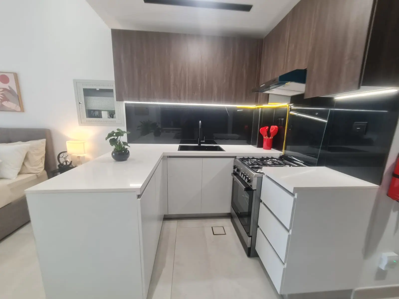 LIBRE | ENTIÈREMENT MEUBLÉ | EMPLACEMENT DE CHOIX – Appartement Dubai (5/10)