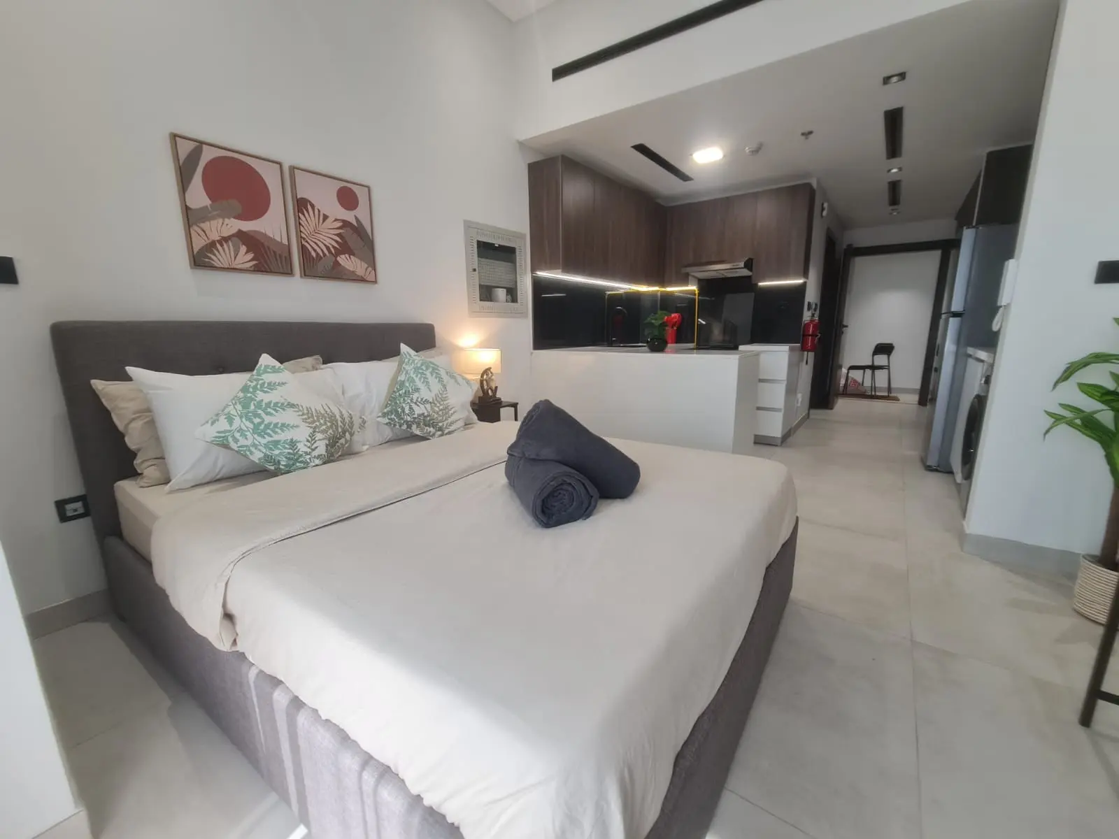 LIBRE | ENTIÈREMENT MEUBLÉ | EMPLACEMENT DE CHOIX – Appartement Dubai (6/10)
