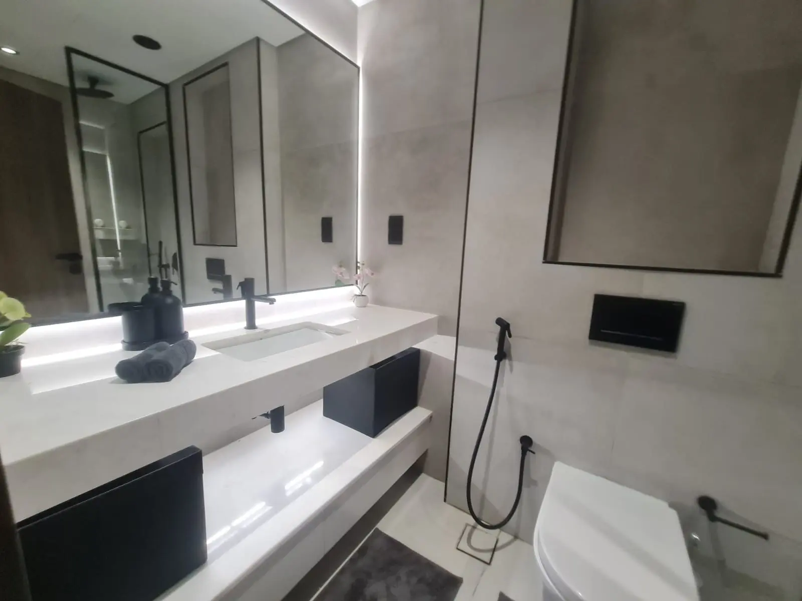 LIBRE | ENTIÈREMENT MEUBLÉ | EMPLACEMENT DE CHOIX – Appartement Dubai (9/10)