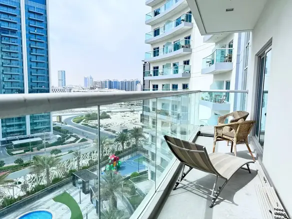 VUE PISCINE | ENTIÈREMENT MEUBLÉ | AGENCEMENT SPACIEUX – Appartement Dubai (1/14)
