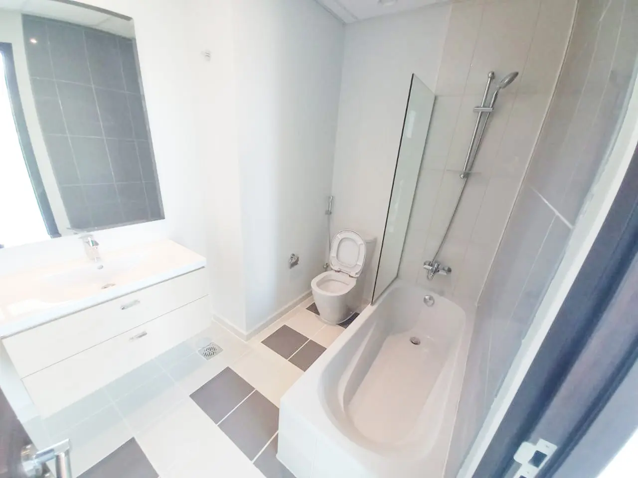 VASTE VILLA DE 3 CHAMBRES | LOUÉE | PROCHE DU PARC – Villa Dubai (10/11)