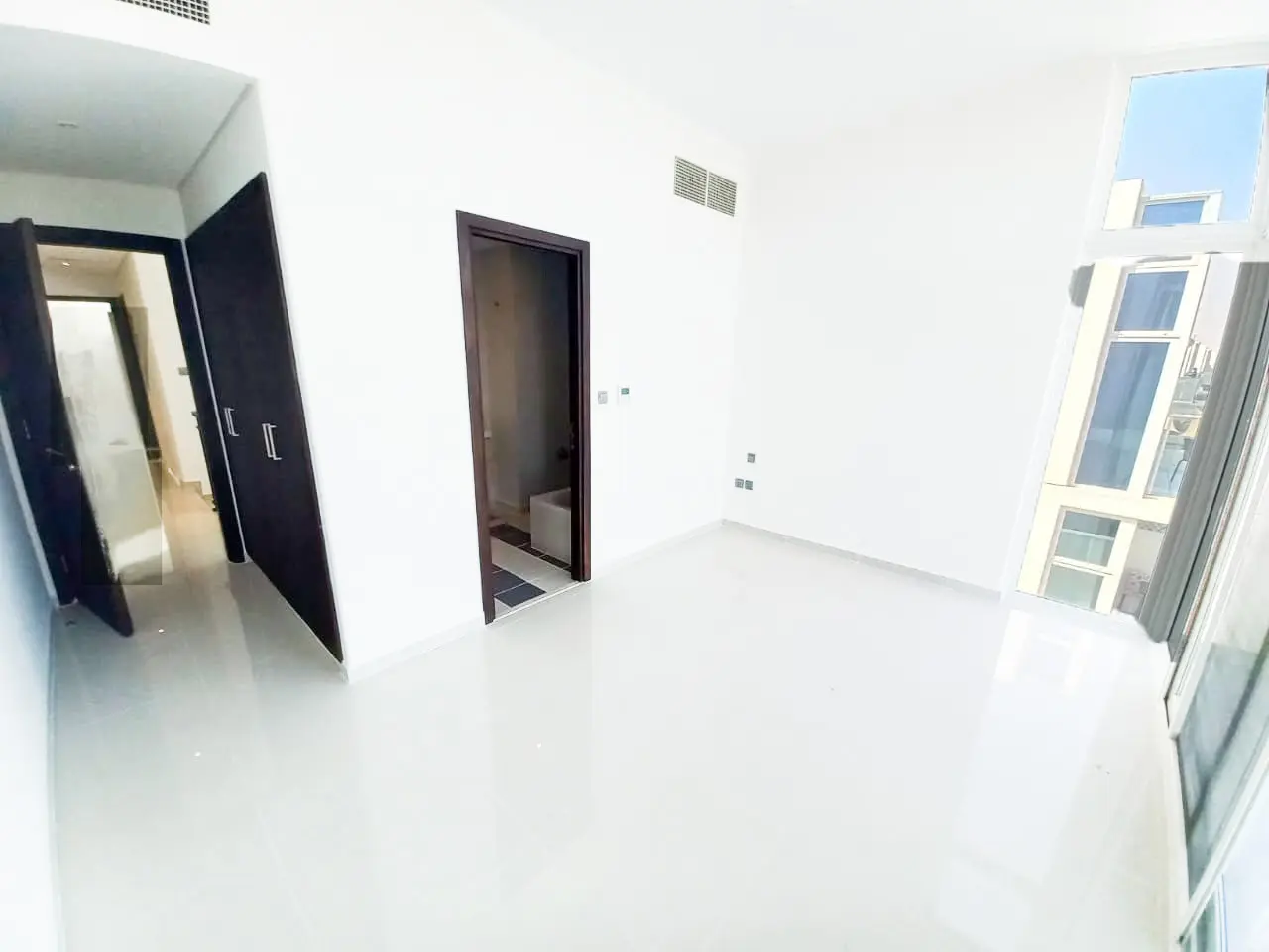 VASTE VILLA DE 3 CHAMBRES | LOUÉE | PROCHE DU PARC – Villa Dubai (6/11)