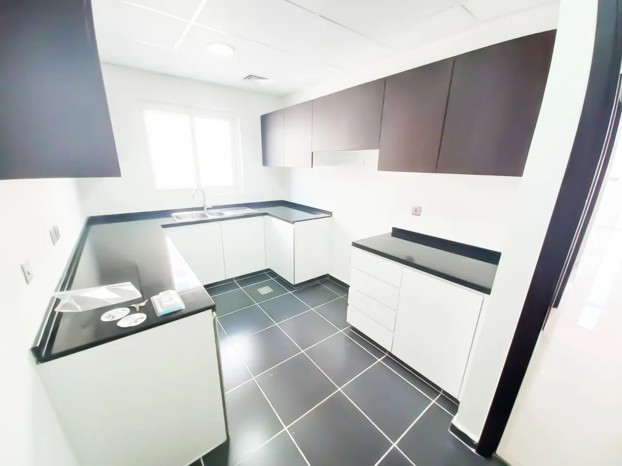 VASTE VILLA DE 3 CHAMBRES | LOUÉE | PROCHE DU PARC – Villa Dubai (9/11)