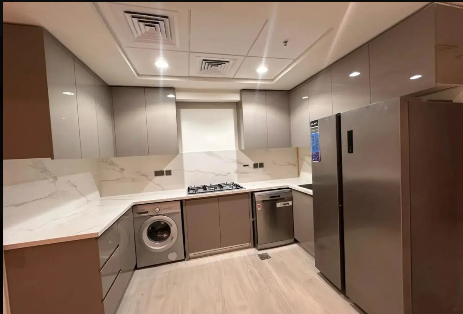 Premium - Meublé - Loué – Appartement Dubai (4/18)