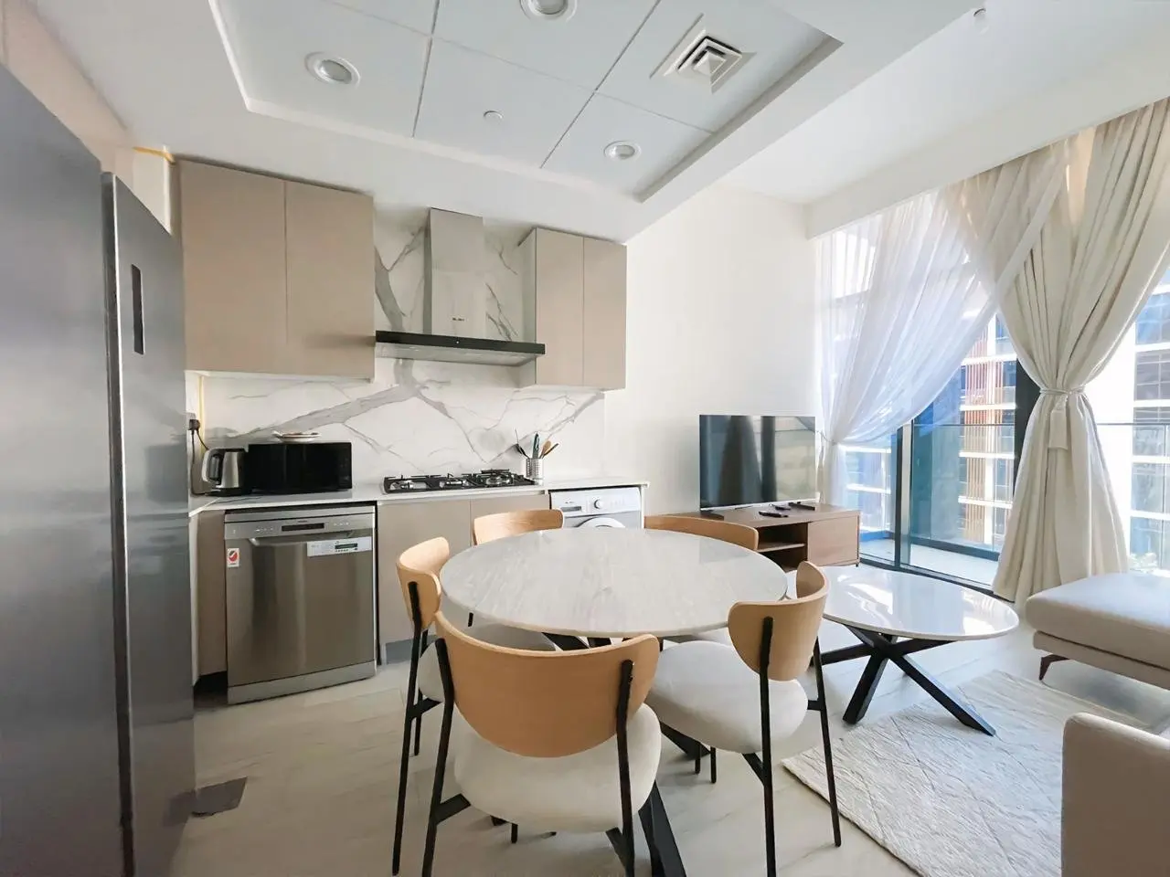 93829-WhatsApp-Image-2025-06-04-at-17.06.15 APPARTEMENT D'ANGLE MEUBLÉ | VUE PISCINE | SANS FRAIS DE CLIMATISATION – Appartement Dubai (8/21)