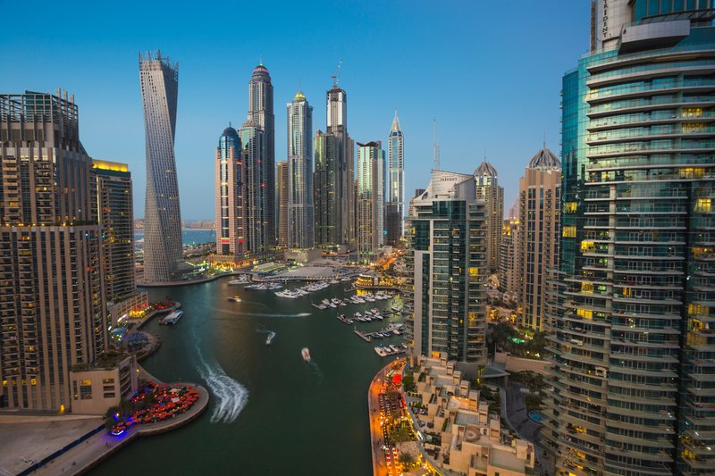 Où Investir ? 10 Quartiers de Dubaï Offrant les Meilleurs Rendements Locatifs en 2025 11 - Dubai Immobilier marina efb65dc0885590231cfc6edd5a1af949 800 - Immobilier Dubai
