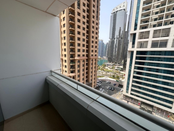 RÉNOVÉ RÉCEMMENT | NOUVEAU LOOK | À PIED DU MÉTRO Appartement Dubai 2 - Dubai Immobilier 97376 IMG 20250808 WA0010 - Immobilier Dubai