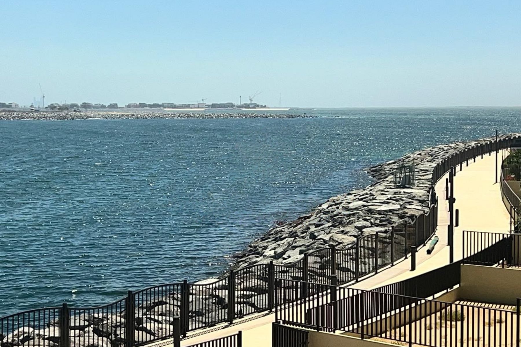 97404-RmXMXFMY5Q84khdCyT9r8lDLxmxuyqRmOPU4WrWJ_X-Design