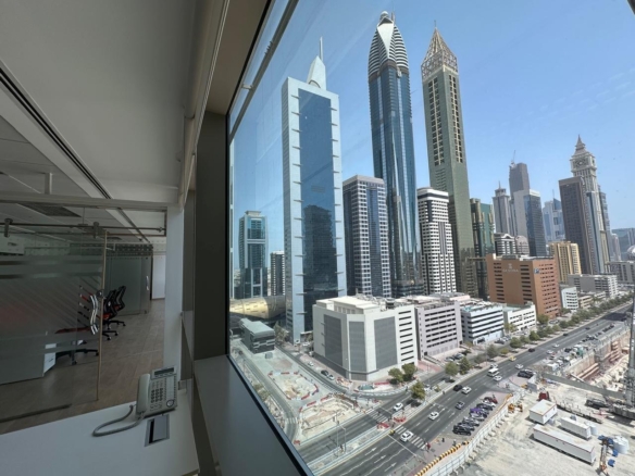 CHAMBRE DU PDG + 6 BUREAUX | QUOTA DE 10 VISAS | ACCÈS AU MÉTRO Bureau Dubai 4 - Dubai Immobilier 98312 WhatsApp Image 2025 08 21 at 12.44.40 3 - Immobilier Dubai