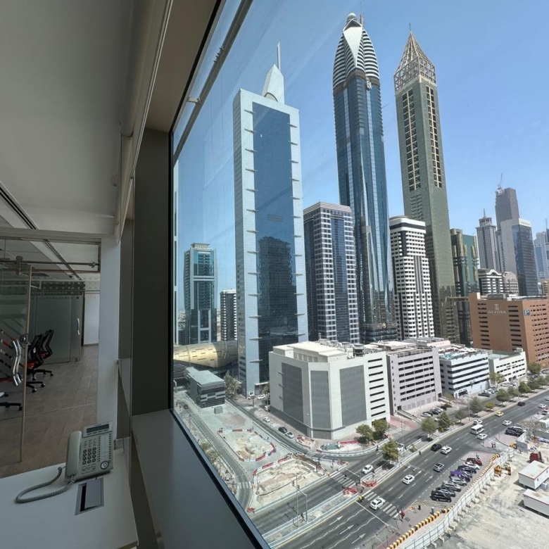 CHAMBRE DU PDG + 6 BUREAUX | QUOTA DE 10 VISAS | ACCÈS AU MÉTRO Bureau Dubai 10 - Dubai Immobilier 98312 WhatsApp Image 2025 08 21 at 12.44.40 3 - Immobilier Dubai