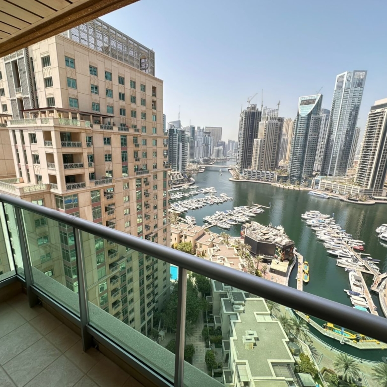 3CH+FEMME DE MÉNAGE+BUANDERIE | CHAUFFAGE/CLIM INCLUS | VUES MARINA Appartement 9 - Dubai Immobilier 99286 WhatsApp Image 2025 09 03 at 12.35.18 - Immobilier Dubai
