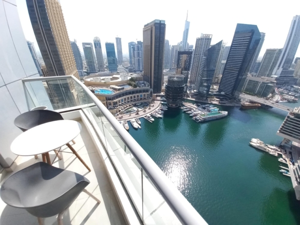 MEUBLÉ | VUE COMPLÈTE SUR LE PORT | MOBILIER CONTEMPORAIN Appartement 16 - Dubai Immobilier 106067 1000437758 - Immobilier Dubai
