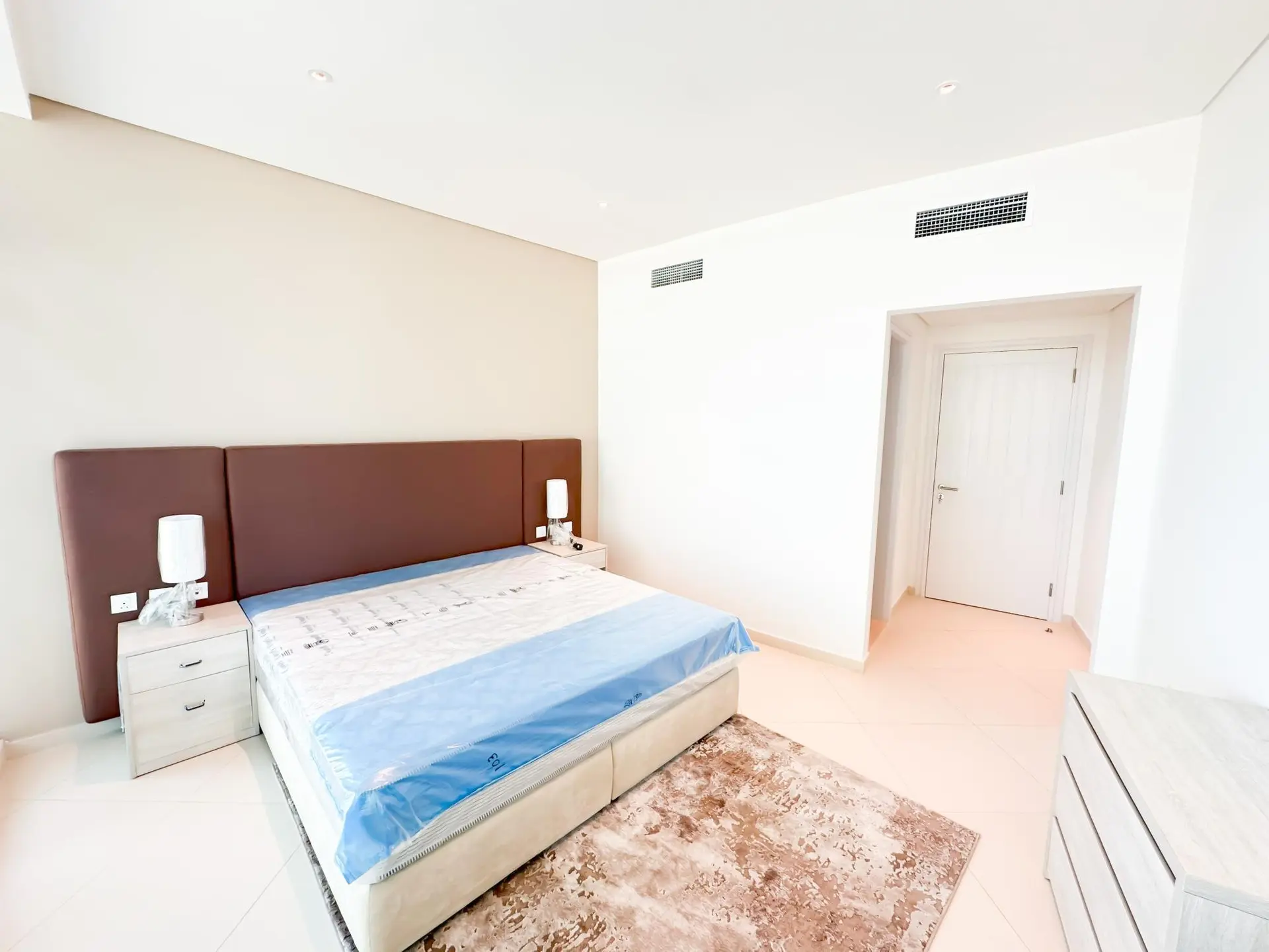 VUE SUR LA MER & ACCÈS À LA PLAGE | 2 CHAMBRES MEUBLÉES | BAR OUVERT SUR LE TOIT – Appartement Dubai (10/18)