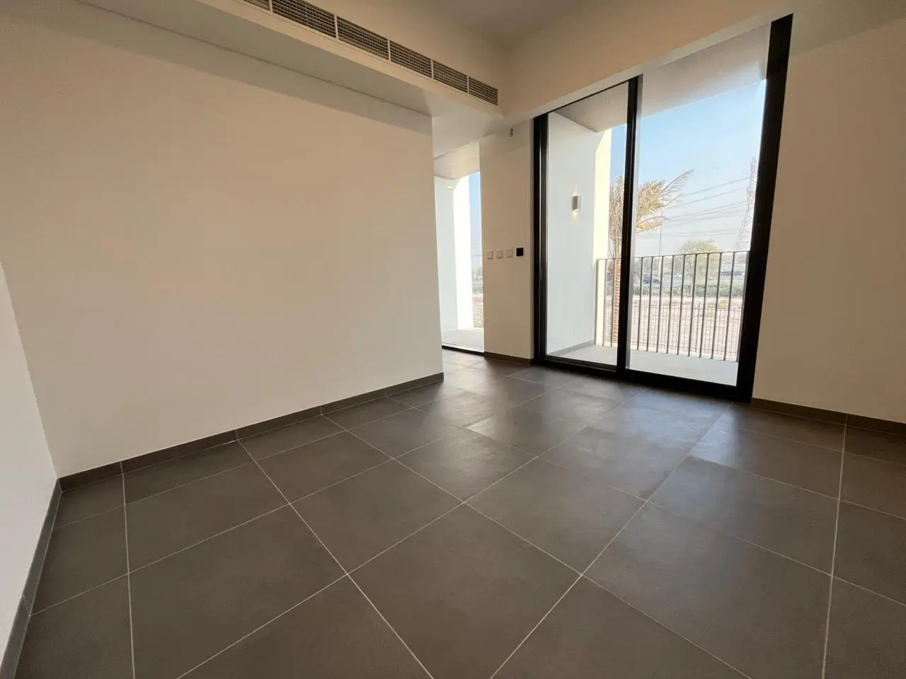 SPACIEUX 4 CHAMBRES + CHAMBRE DE MAID | NEUF | LIBRE | REMIS – Villa Dubai (10/25)