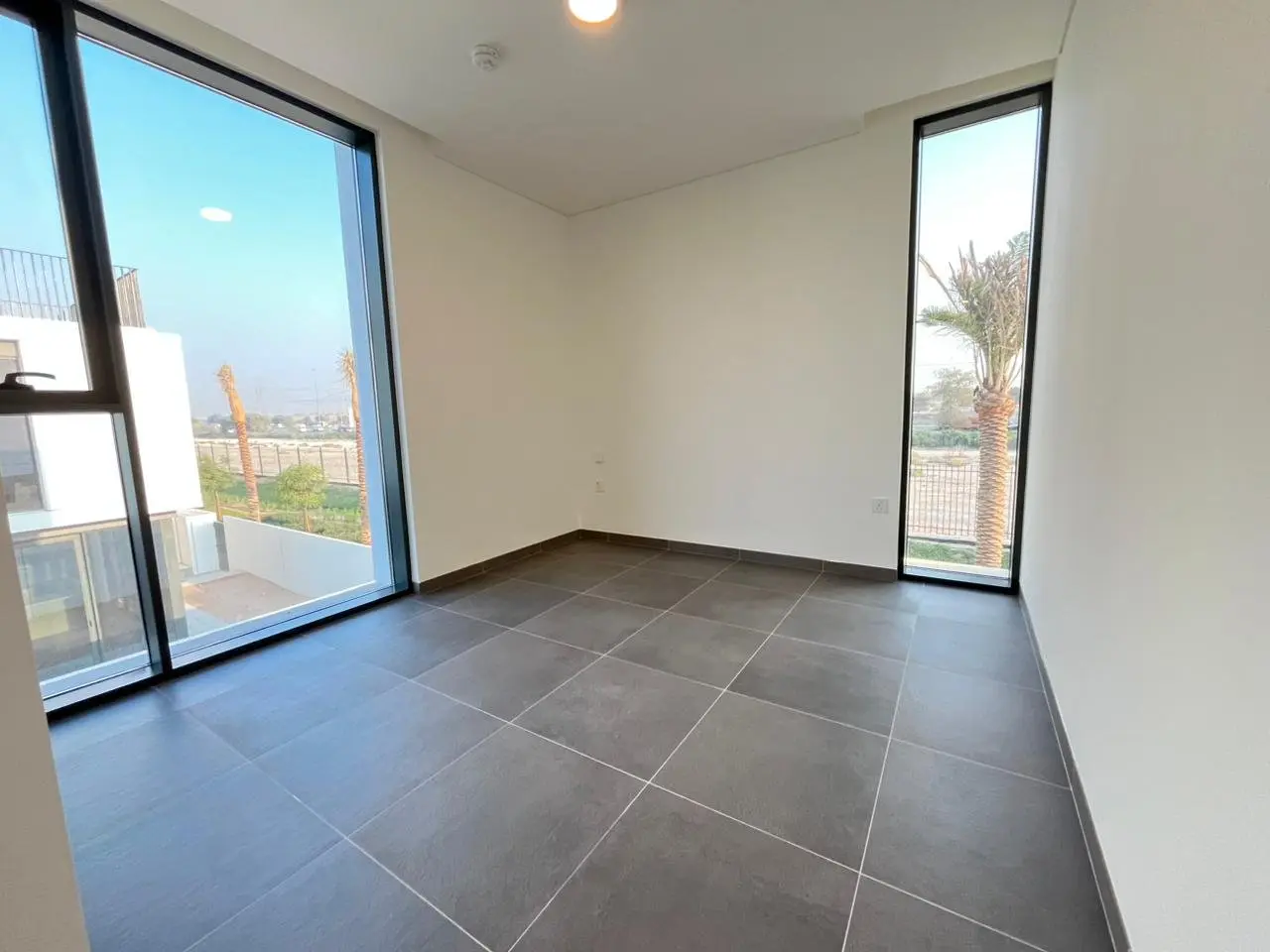 SPACIEUX 4 CHAMBRES + CHAMBRE DE MAID | NEUF | LIBRE | REMIS – Villa Dubai (11/25)