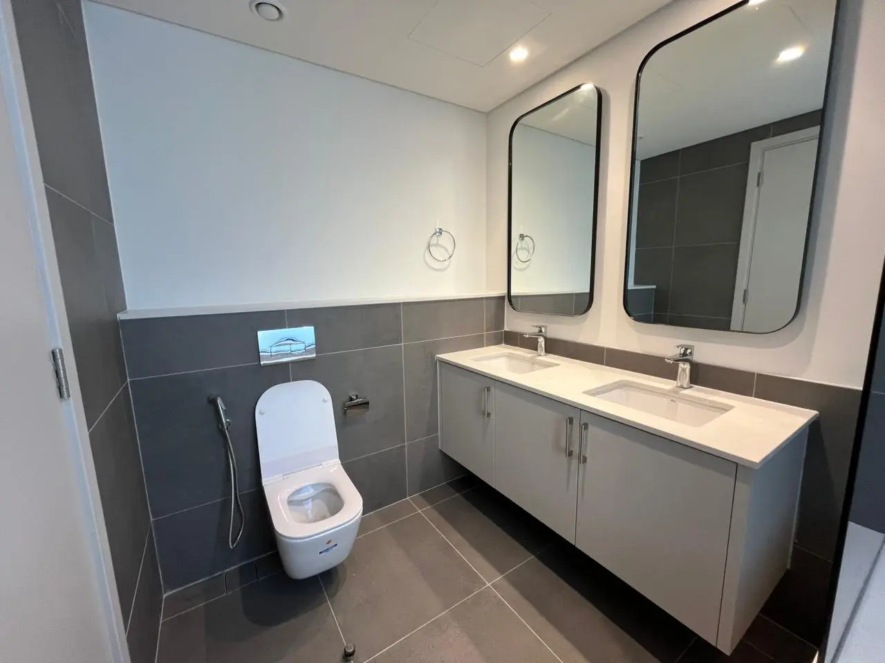 SPACIEUX 4 CHAMBRES + CHAMBRE DE MAID | NEUF | LIBRE | REMIS – Villa Dubai (12/25)