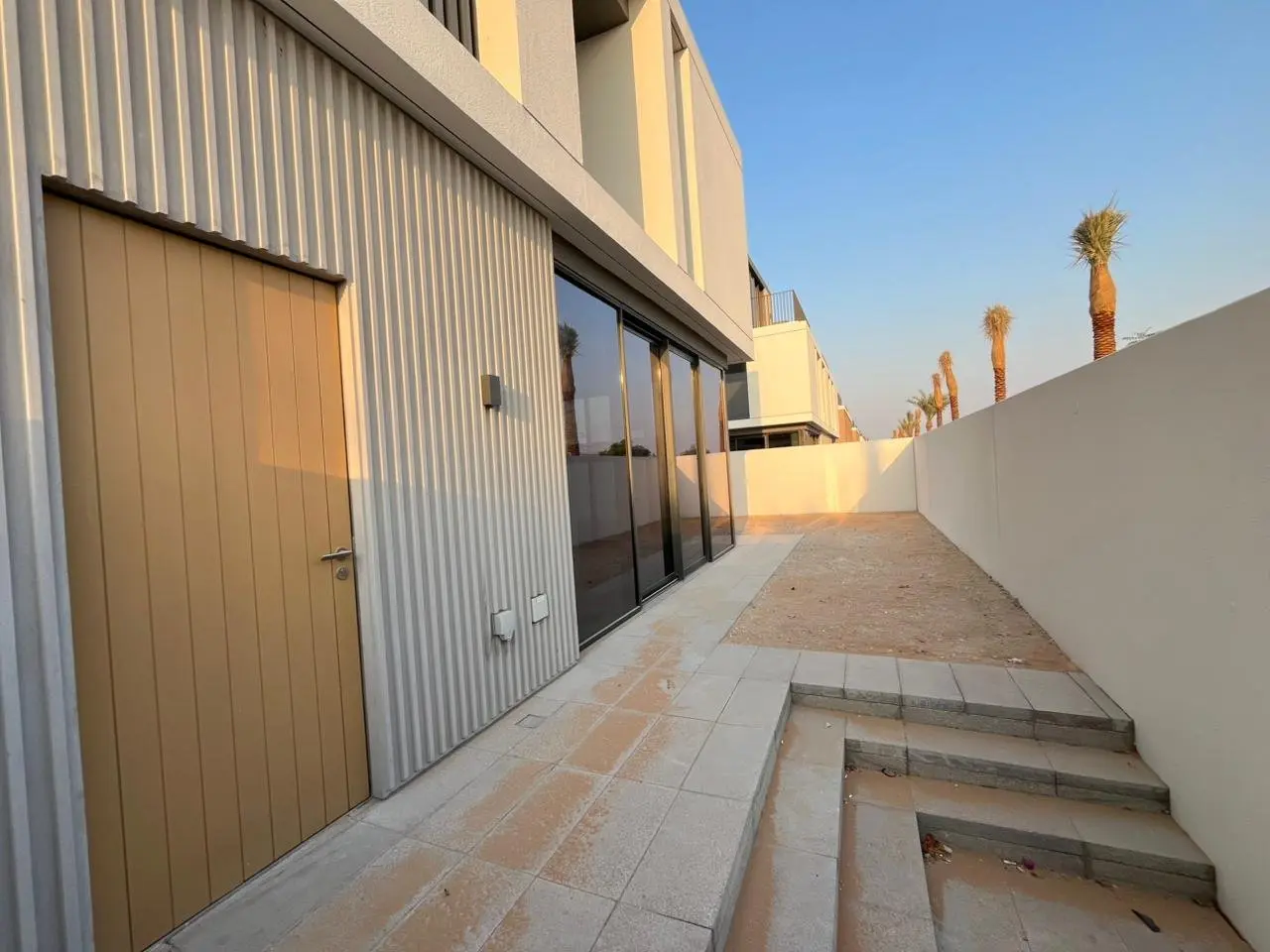 SPACIEUX 4 CHAMBRES + CHAMBRE DE MAID | NEUF | LIBRE | REMIS – Villa Dubai (22/25)