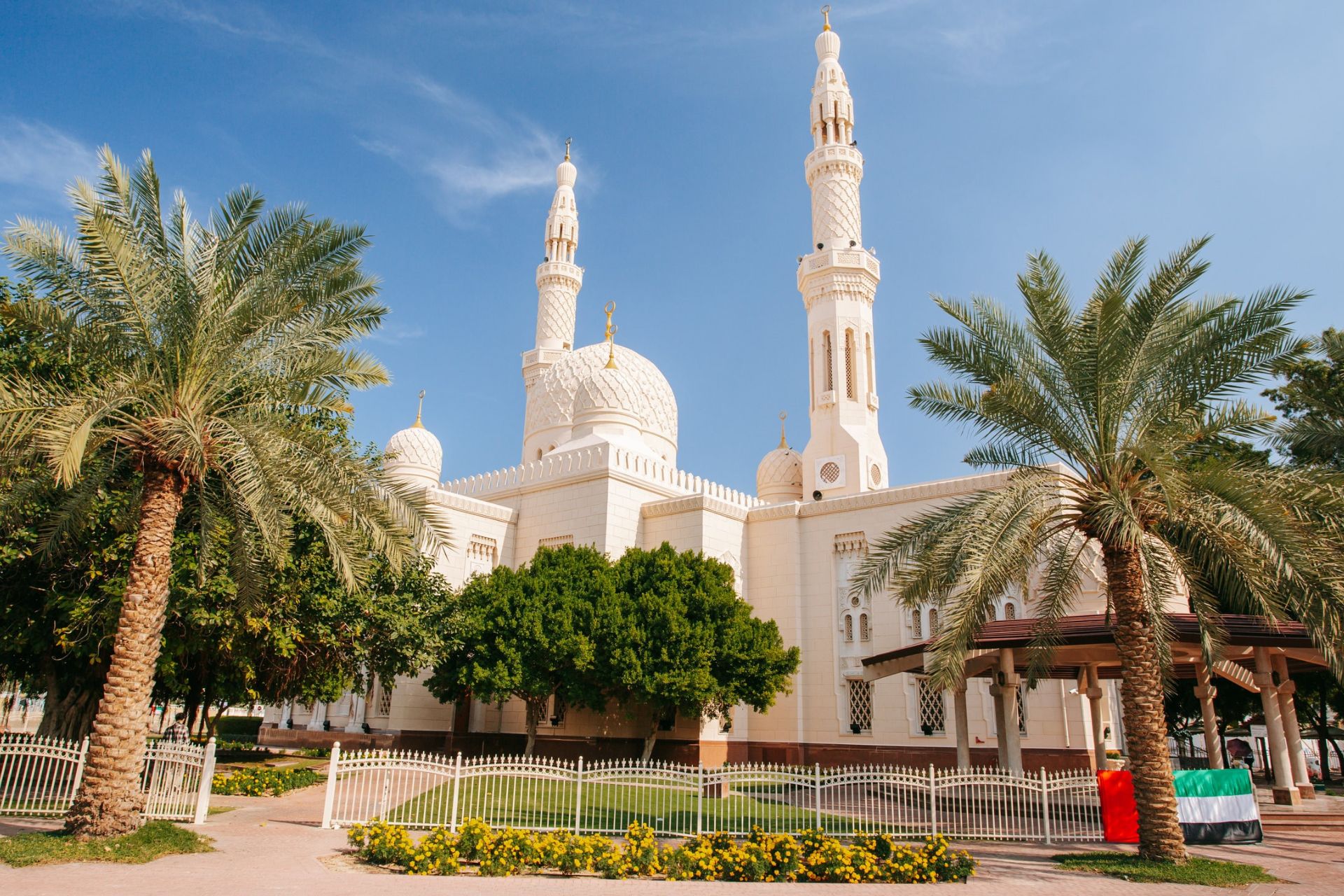 Jumeirah Dubaï : l'alliance parfaite entre luxe balnéaire et calme résidentiel 7 - Dubai Immobilier mosque jumeirah - Immobilier Dubai