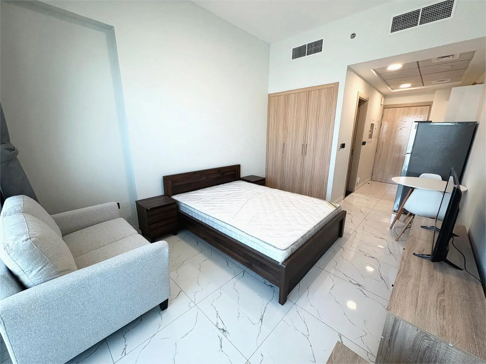 ENTIÈREMENT MEUBLÉ | OFFRE INVESTISSEUR | STUDIO SPACIEUX – Appartement Dubai (3/9)